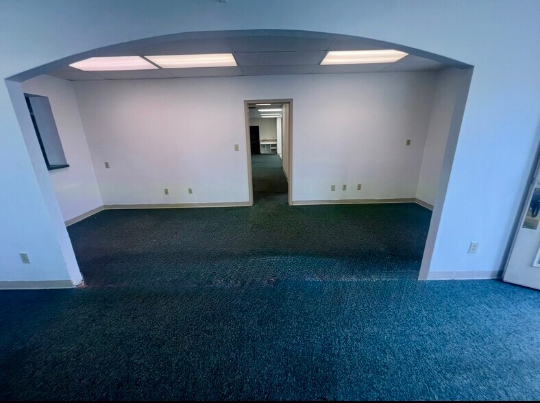 More Photos Of 964 S Fayetteville St, Asheboro Office For Lease