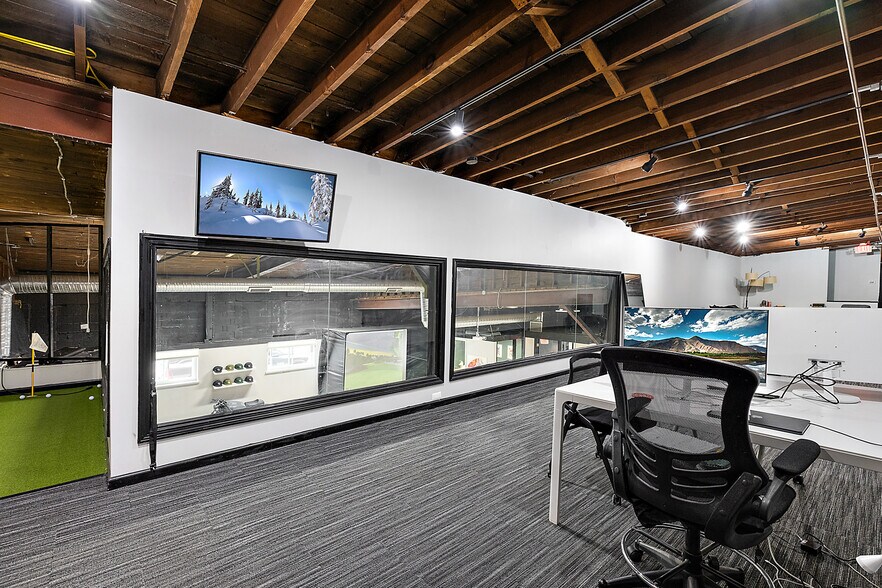 More Photos Of 22007 Woodward Ave, Ferndale Loft Creative Space For Sale