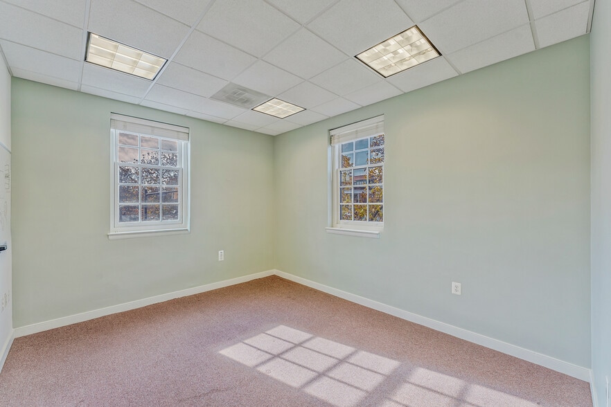 More Photos Of 728 S Washington St, Alexandria Office For Lease