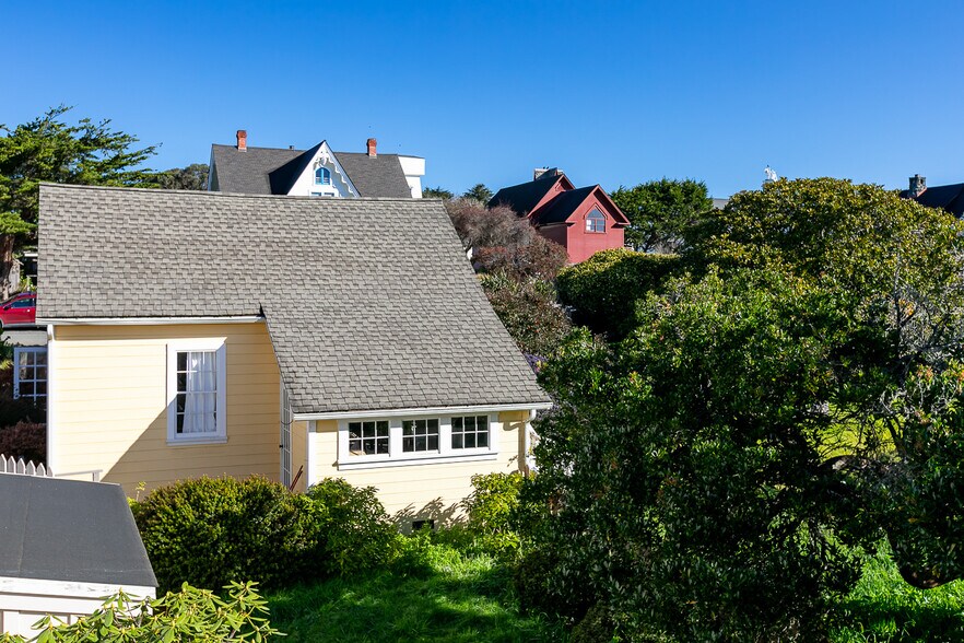 More Photos Of 45040 Main St, Mendocino Restaurant For Sale