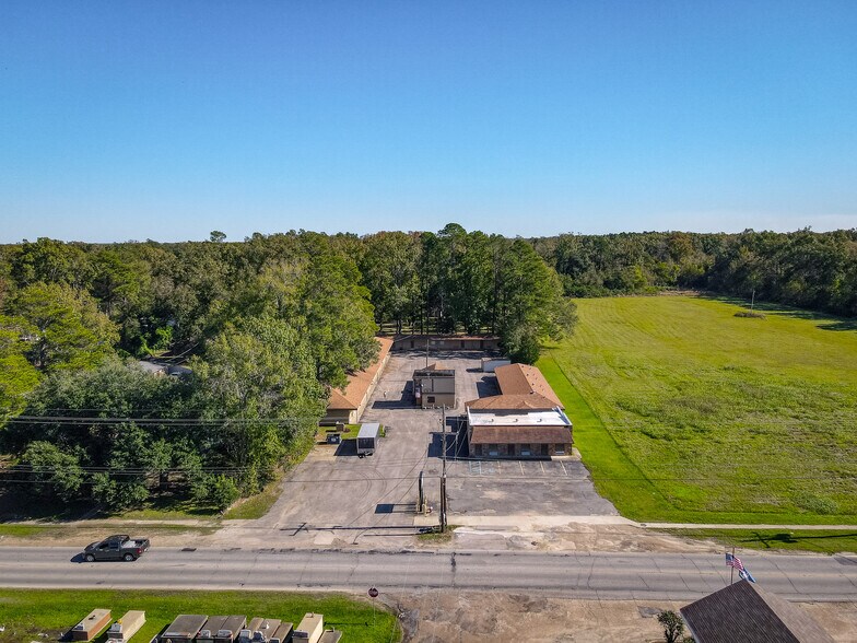 More Photos Of 221 S Preston St, Marksville Hotel For Sale