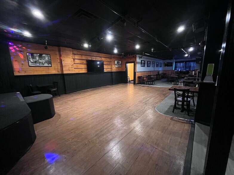 More Photos Of 27-45 Lafayette Sq, Haverhill Office For Lease