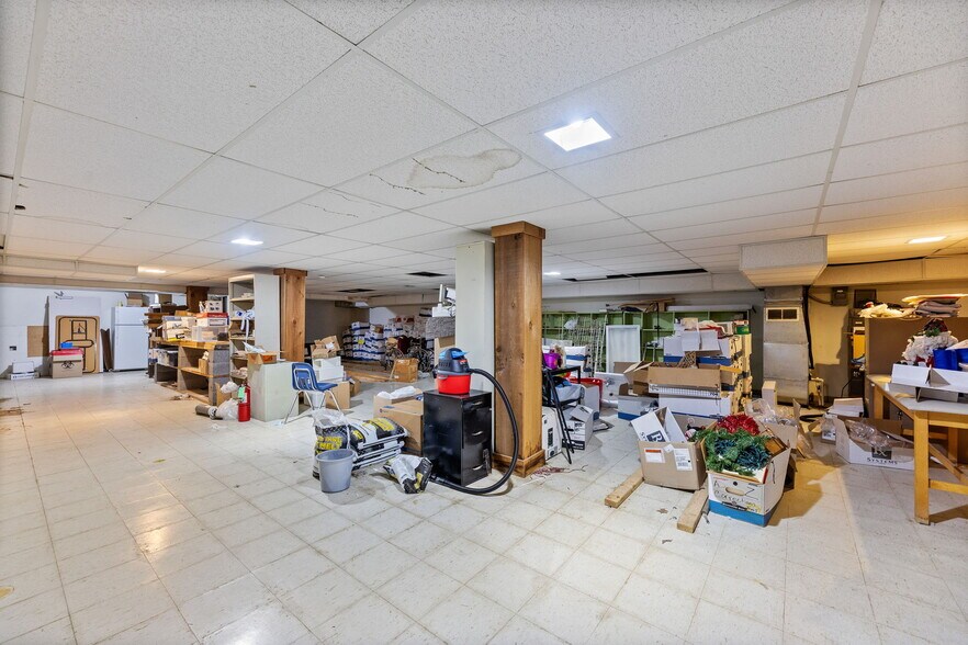More Photos Of 202 S 9th St, Humboldt General Retail For Sale