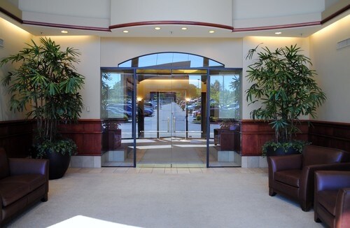 More Photos Of 10121 SE Sunnyside Rd, Clackamas Office For Lease