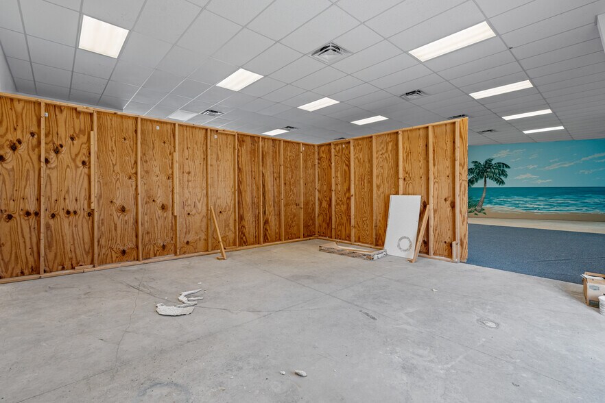More Photos Of 5240 N Atlantic Ave, Cocoa Beach General Retail For Lease