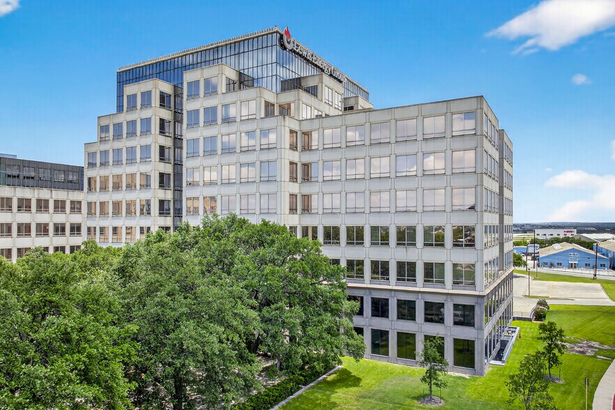 More Photos Of 10101 Reunion Pl, San Antonio Unknown For Lease