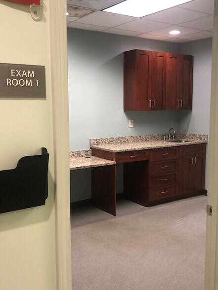 More Photos Of 316 W Pike St, Lawrenceville Medical For Lease