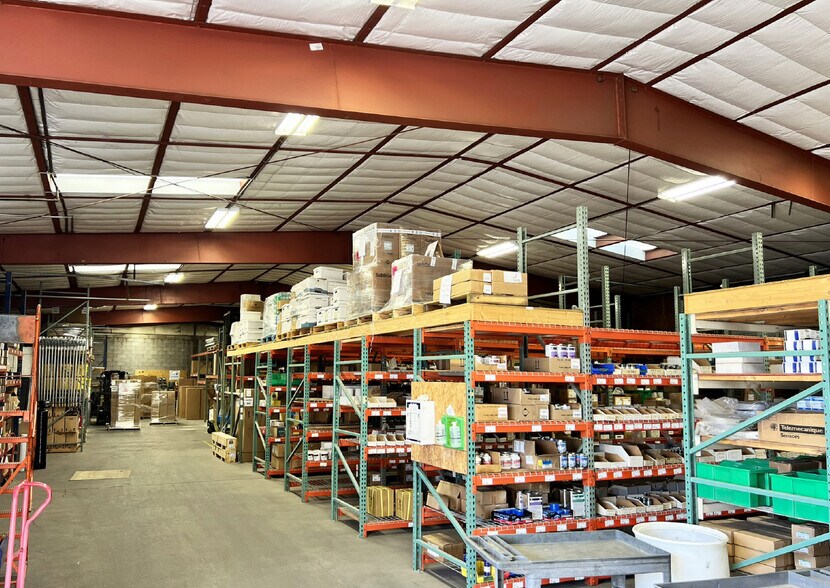 More Photos Of 3221 Vassar Dr NE, Albuquerque Warehouse For Lease
