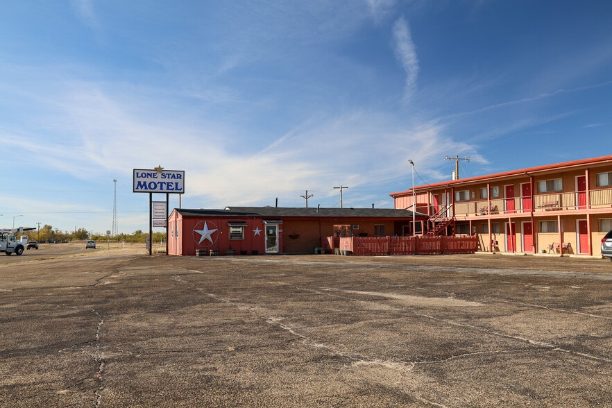 More Photos Of 205 E Broadway St, Fritch Hotel For Sale