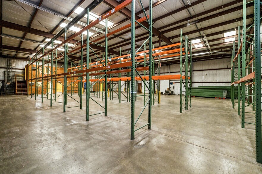 More Photos Of 635 New York Ave, Des Moines Industrial For Lease