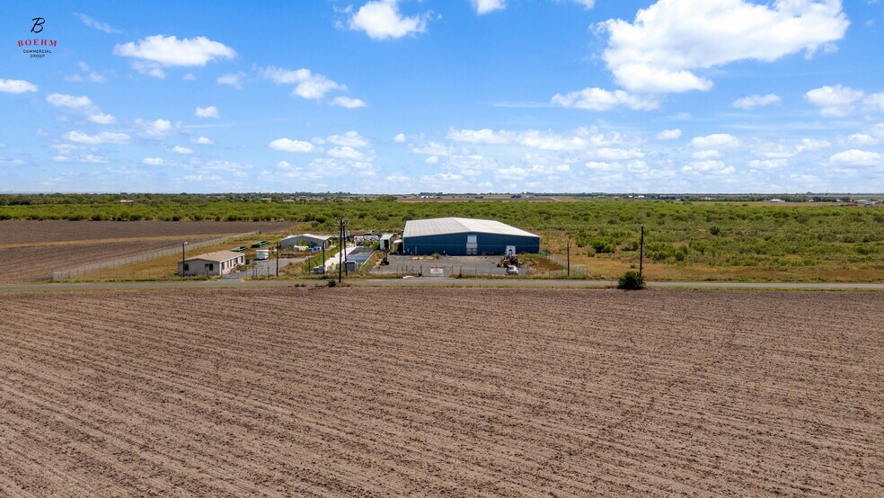 More Photos Of 833 County Road 583, La Coste Research And Development For Sale