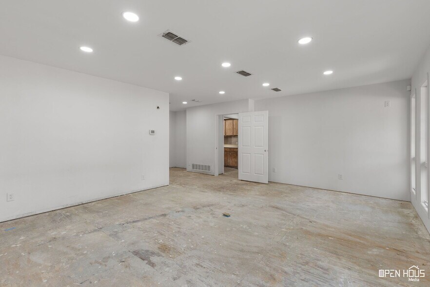 More Photos Of 1317 East St, Graham Medical For Sale
