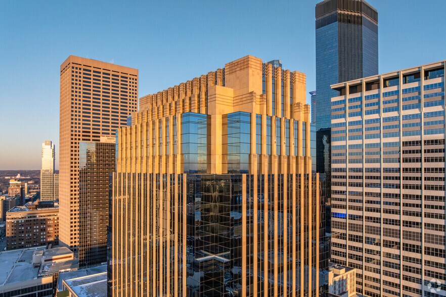 More Photos Of 800 LaSalle Ave, Minneapolis Office For Lease