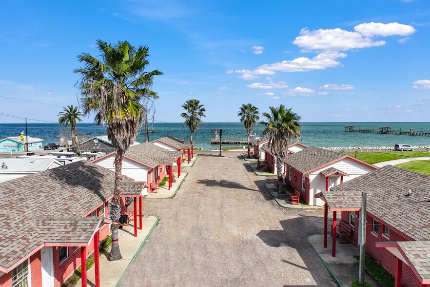 More Photos Of 309 S Fulton Beach Rd, Rockport Hotel For Sale