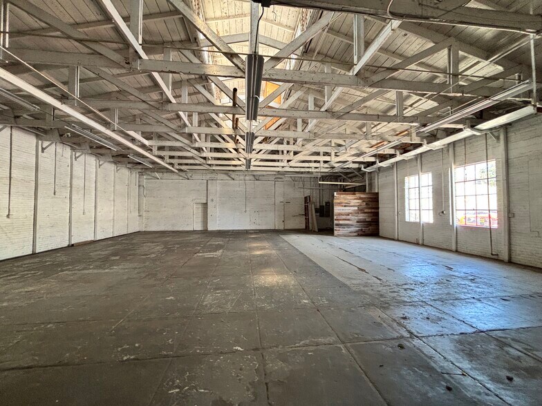 More Photos Of 401 W Chapman Ave, Orange General Retail For Sale