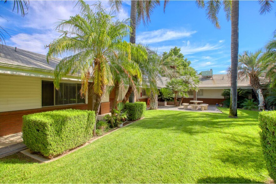 More Photos Of 145 W Grove St, Rialto Apartments For Sale