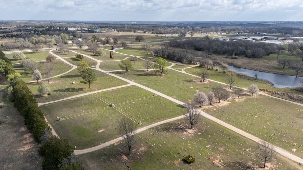 More Photos Of 12481 OK-19, Ada Cemetery Mausoleum For Sale