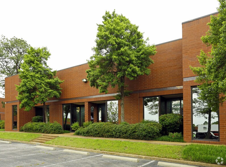 More Photos Of 2829 Business Park Dr, Memphis Unknown For Lease