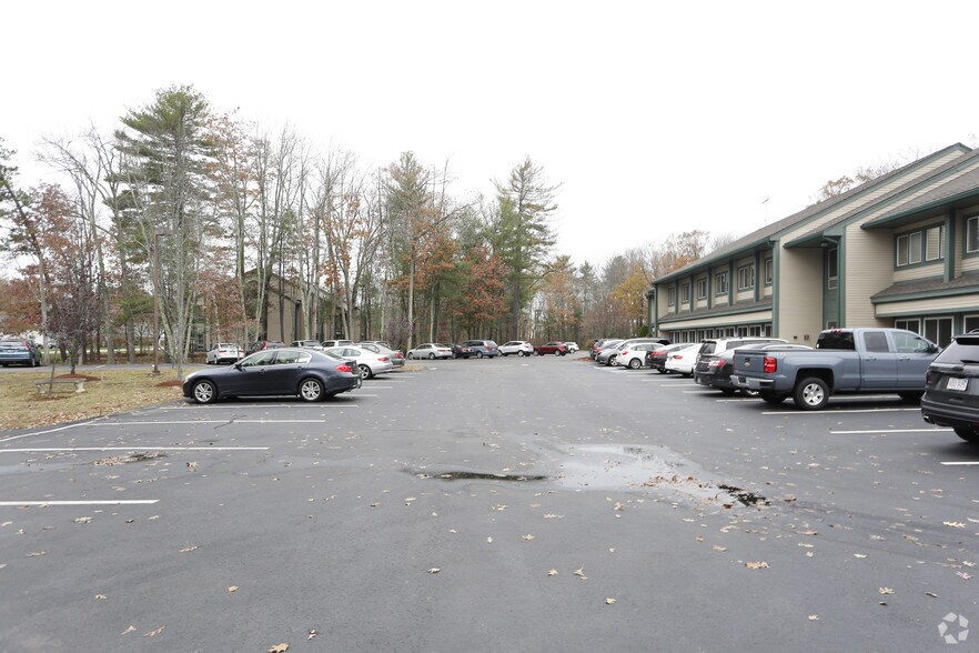 More Photos Of 89-91 Stiles Rd, Salem Office For Lease