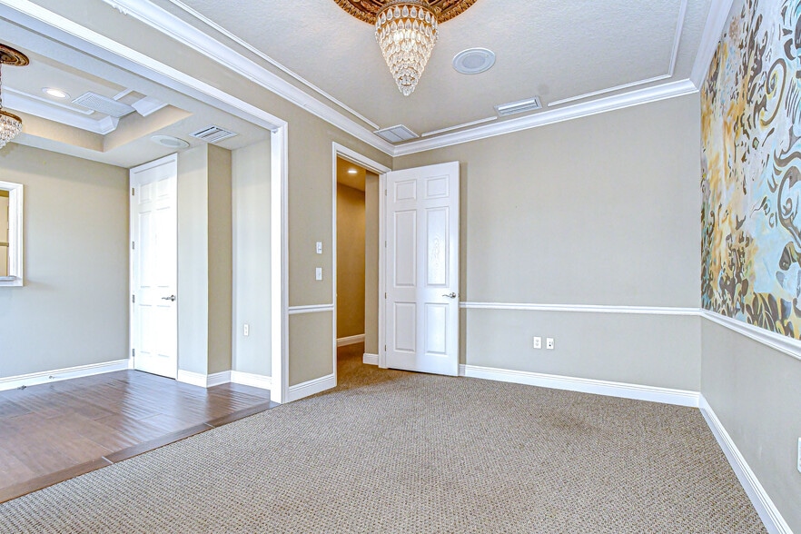 More Photos Of 6928 Linebaugh Ave, Tampa Office For Sale