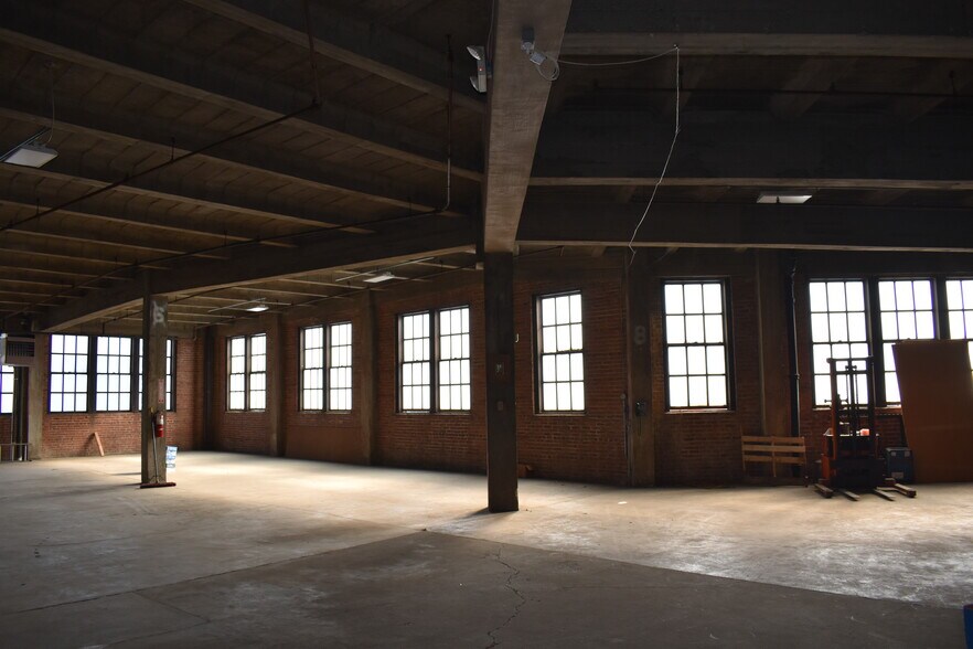 More Photos Of 600 Aisquith St, Baltimore Warehouse For Sale