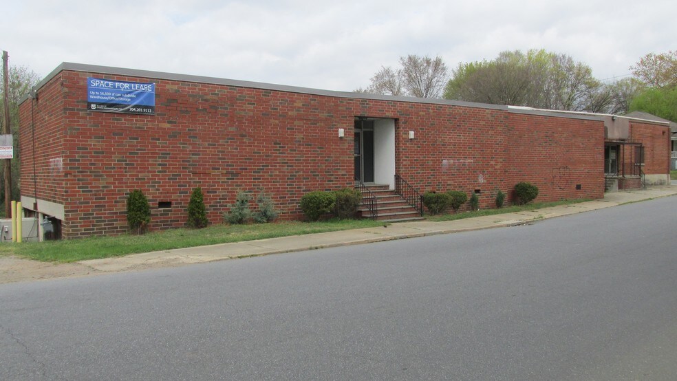 More Photos Of 138 Buffalo Ave, Concord Warehouse For Lease