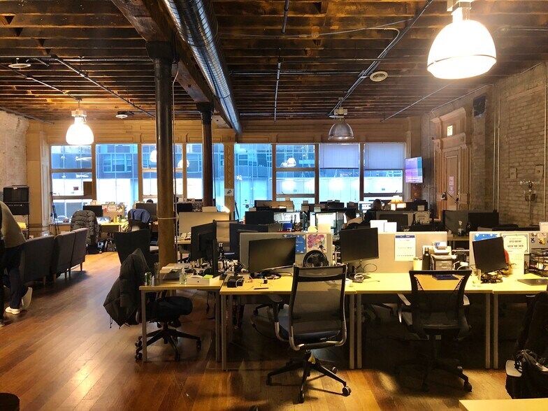 More Photos Of 160 N Franklin St, Chicago Office For Lease