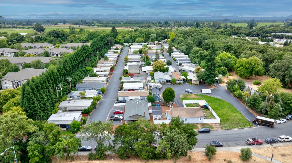More Photos Of 5250 Whispering Creek Dr, Santa Rosa Manufactured Housing Mobile Home Park For Sale