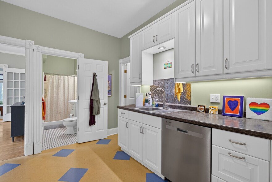 More Photos Of 446 Madison St NE, Minneapolis Multifamily For Sale