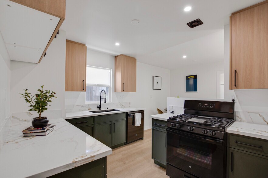 More Photos Of 18506 Kingsdale Ave, Redondo Beach Apartments For Sale