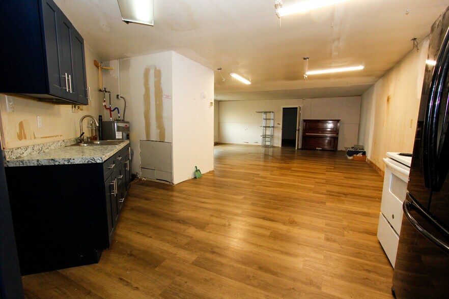 More Photos Of 1624 Ferry St SW, Albany Office For Sale