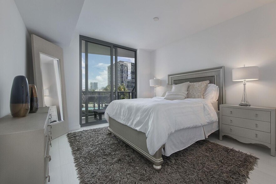 More Photos Of 86 SW 8th St, Miami Apartments For Lease