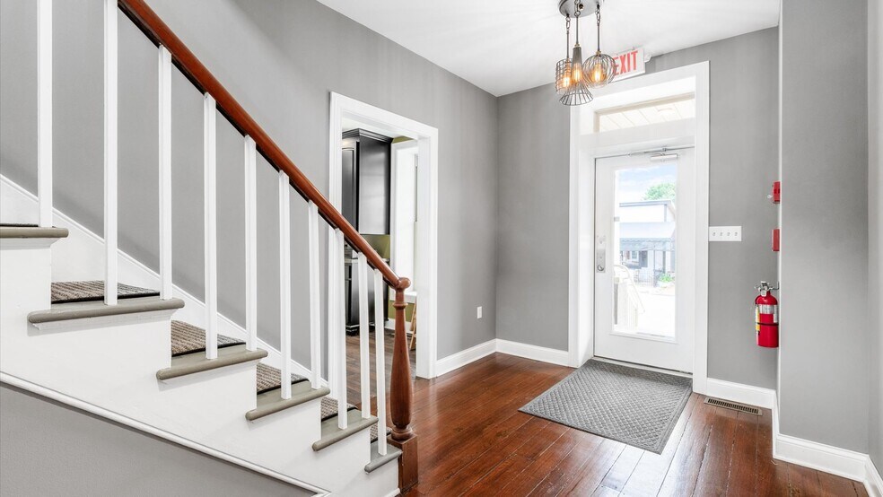 More Photos Of 120 W Main St, Somerset Flex For Sale