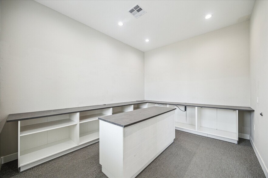 More Photos Of 4220 Cartwright Rd, Missouri City Medical For Sale