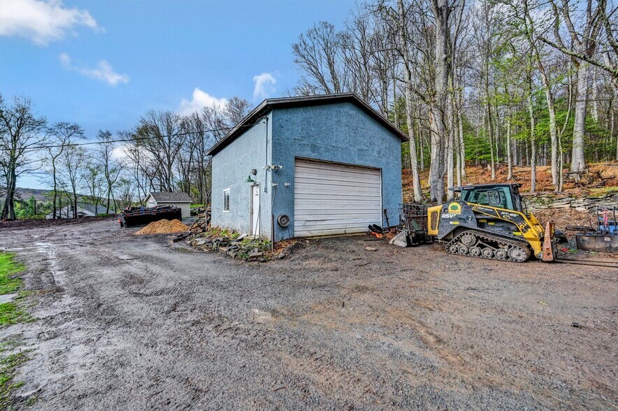 More Photos Of 768 Texas Palmyra Hwy, Hawley Specialty For Sale