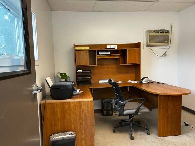 More Photos Of 1620 Riverview Dr, Kalamazoo Warehouse For Sale