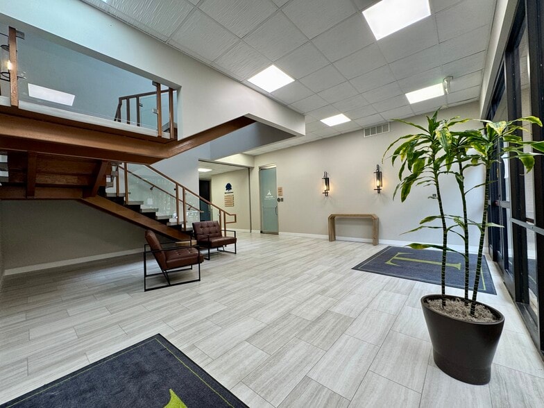 More Photos Of 1603 Santa Rosa Rd, Henrico Medical For Lease