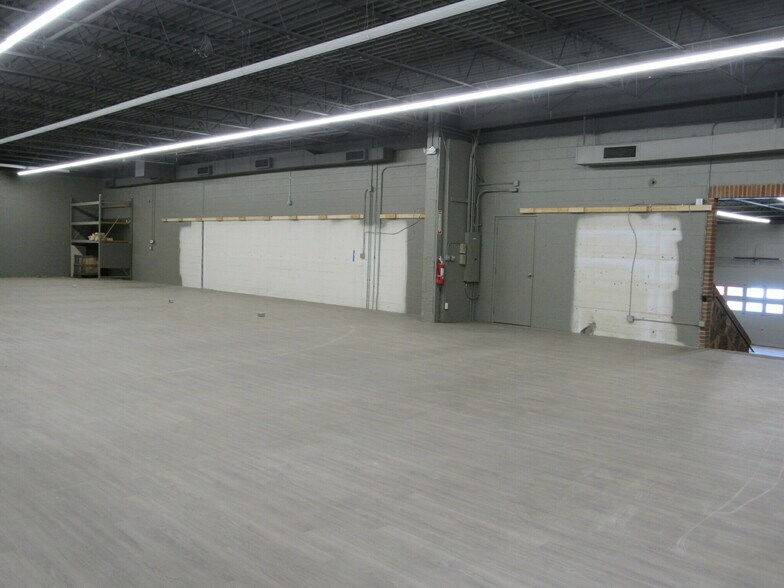 More Photos Of 50 Southeast Ave, Tallmadge Freestanding For Sale