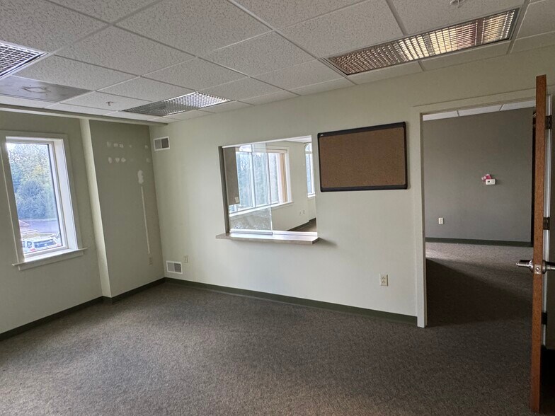 More Photos Of 90 Good Dr, Lancaster Medical For Lease