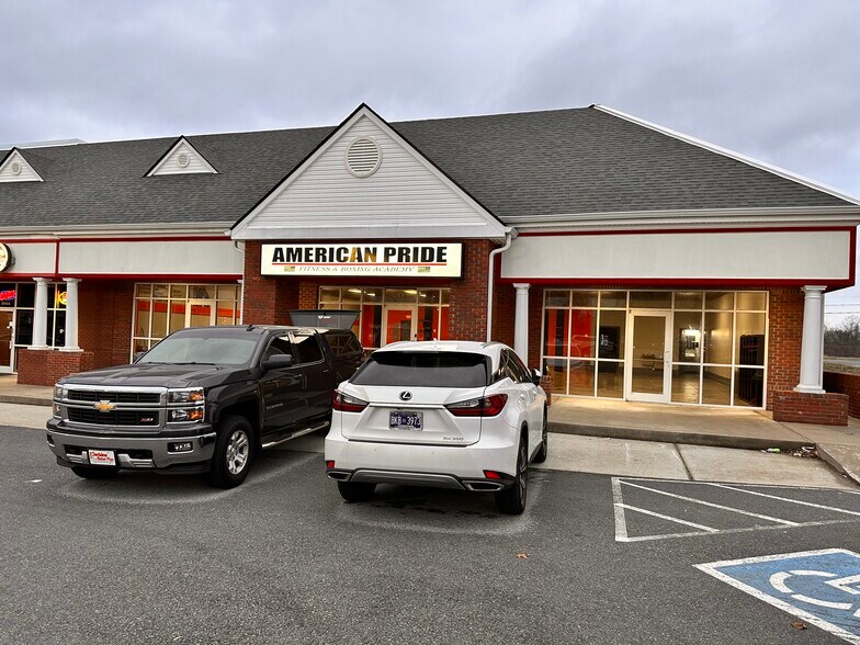 More Photos Of 2019 Fort Campbell Blvd, Clarksville Storefront Retail Office For Lease