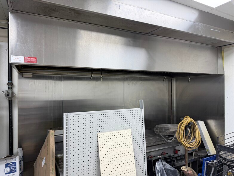 More Photos Of 1515 S Mobberly Ave, Longview Service Station For Sale