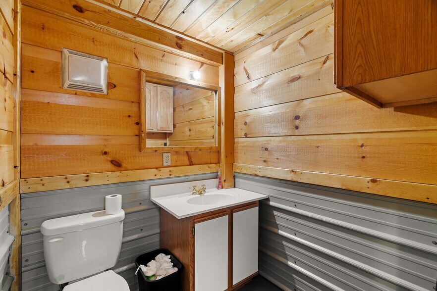 More Photos Of 2005 Boyds Creek Hwy, Sevierville Warehouse For Sale