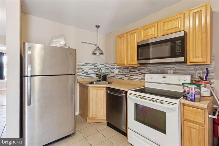 More Photos Of 2022 N Woodstock St, Philadelphia Apartments For Sale