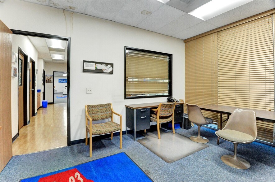 More Photos Of 920 W 10th St, Azusa Warehouse For Sale