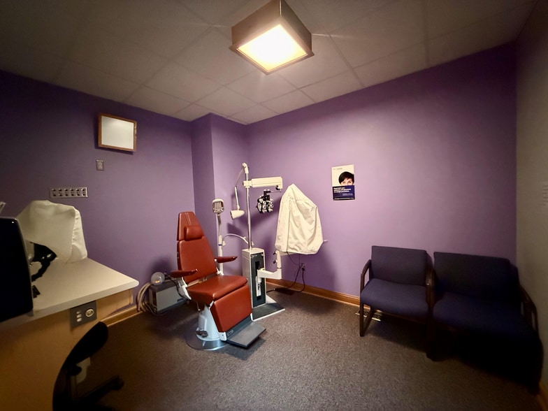 More Photos Of 711 S Calumet Rd, Chesterton Office For Sale