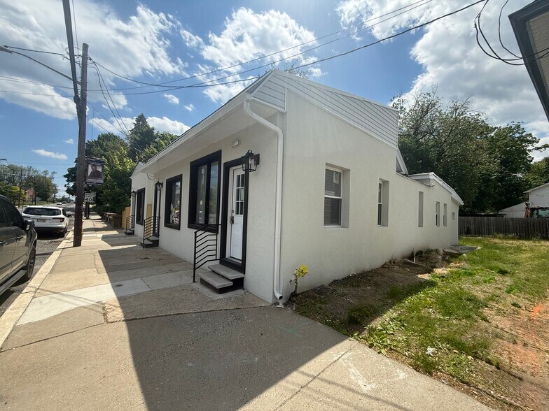 More Photos Of 212 S Black Horse Pike, Blackwood Storefront For Lease