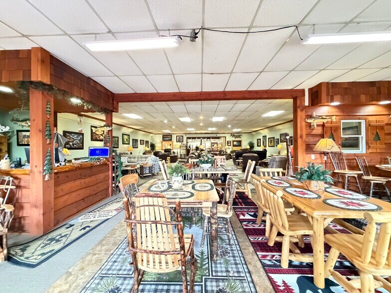 More Photos Of 5079 Highway 51, Mercer General Retail For Sale