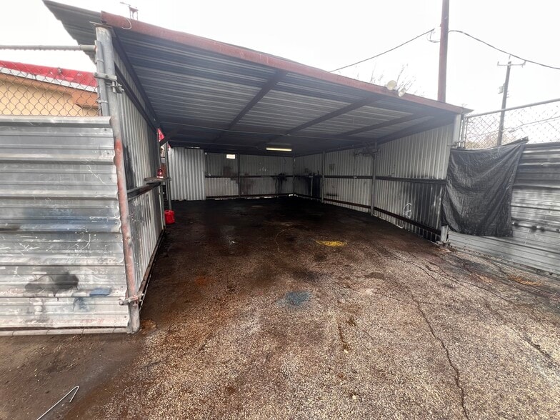 More Photos Of 6501 Enrique M Barrera Pky, San Antonio Industrial For Lease