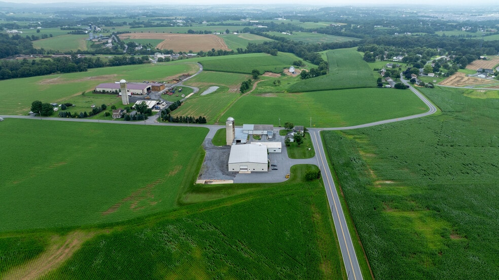 More Photos Of 608 Fairview Rd, Manheim Specialty For Lease