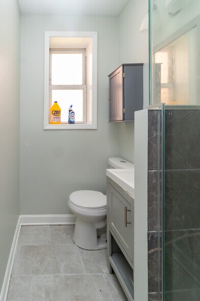 More Photos Of 619 E Groveland Park, Chicago Apartments For Sale